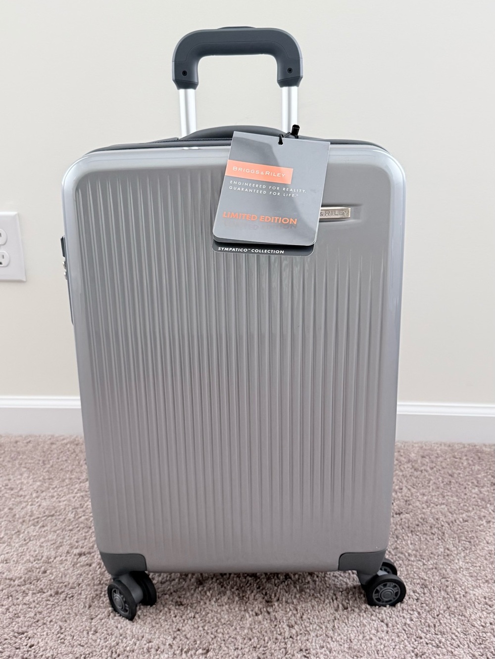 Briggs & Riley Sympatico Collection Limited Edition Carry-on Expandable Spinner - Picture 7 of 16